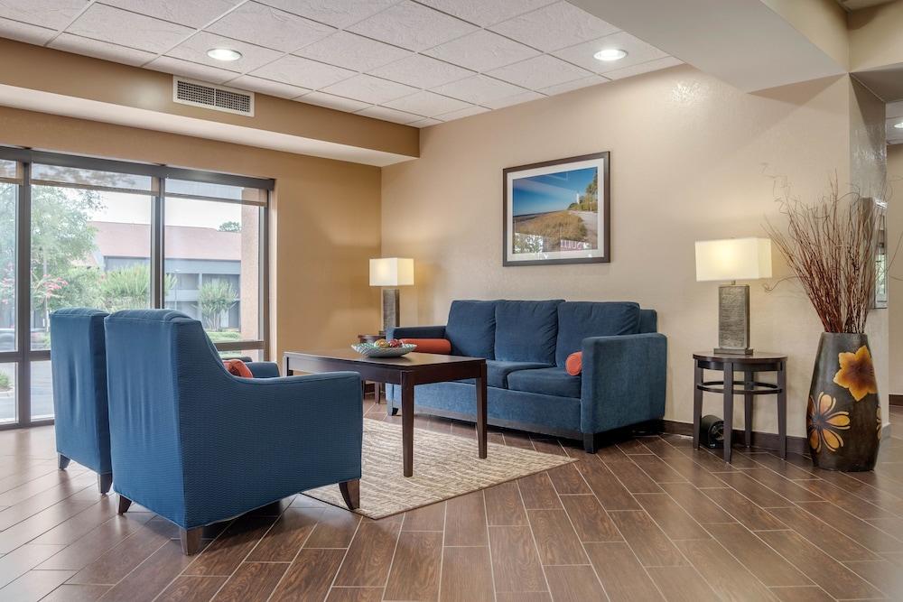 Comfort Suites Tallahassee Capitol - University Area Exterior foto